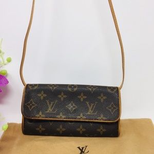 Preowned Authentic Louis Vuitton Pochette Bag